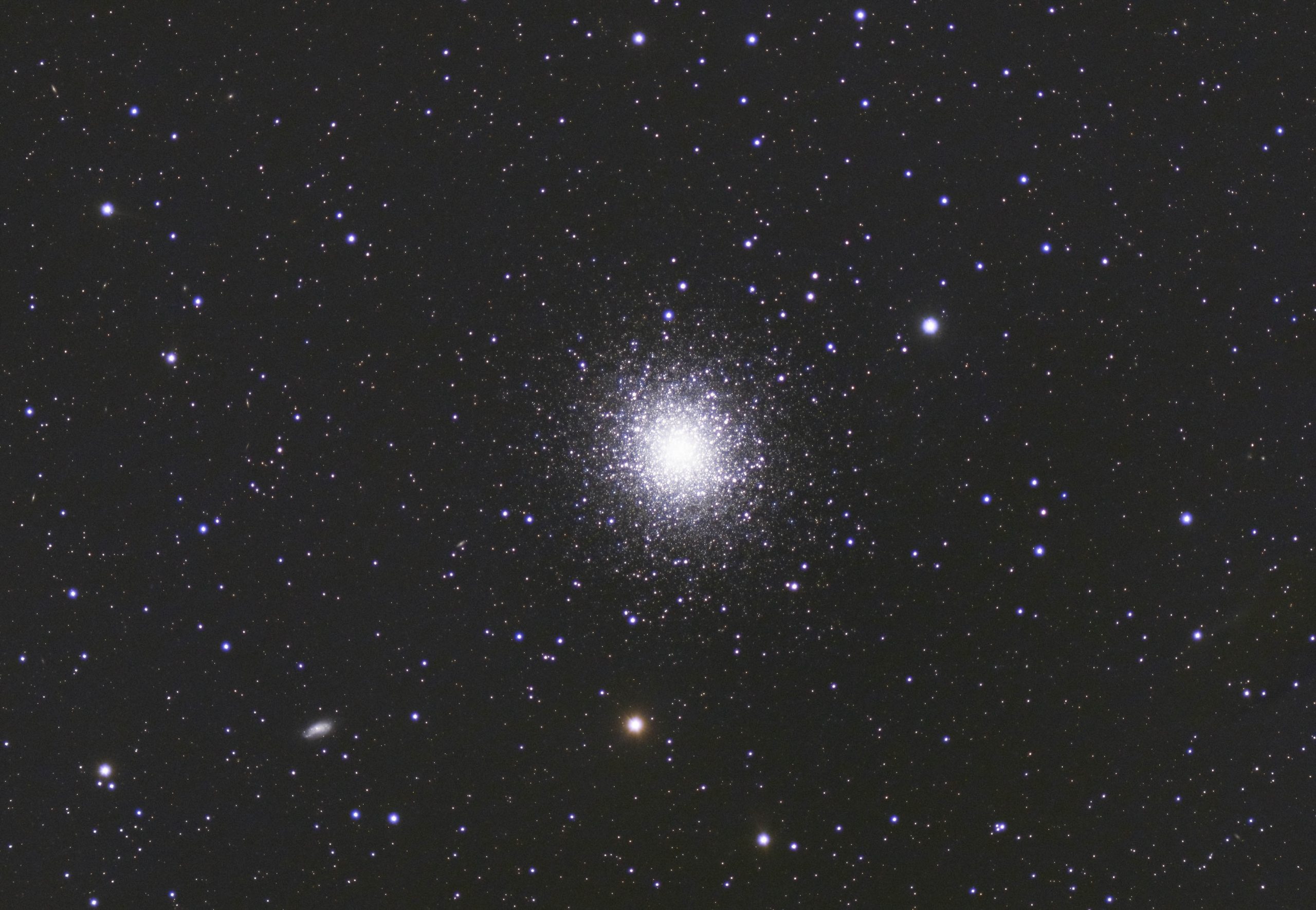 M13 Glob Cluster Herc. (1 of 1) (nigel goodman) First light with my new (preloved) EQ6R. 47 x 180s at 121g and 20ofs -15C. 102ED and AA294C plus LProMax. Using NINA. 040522 Just a simple target to get used to the new mount and the newish capture software. My usual processing routine.