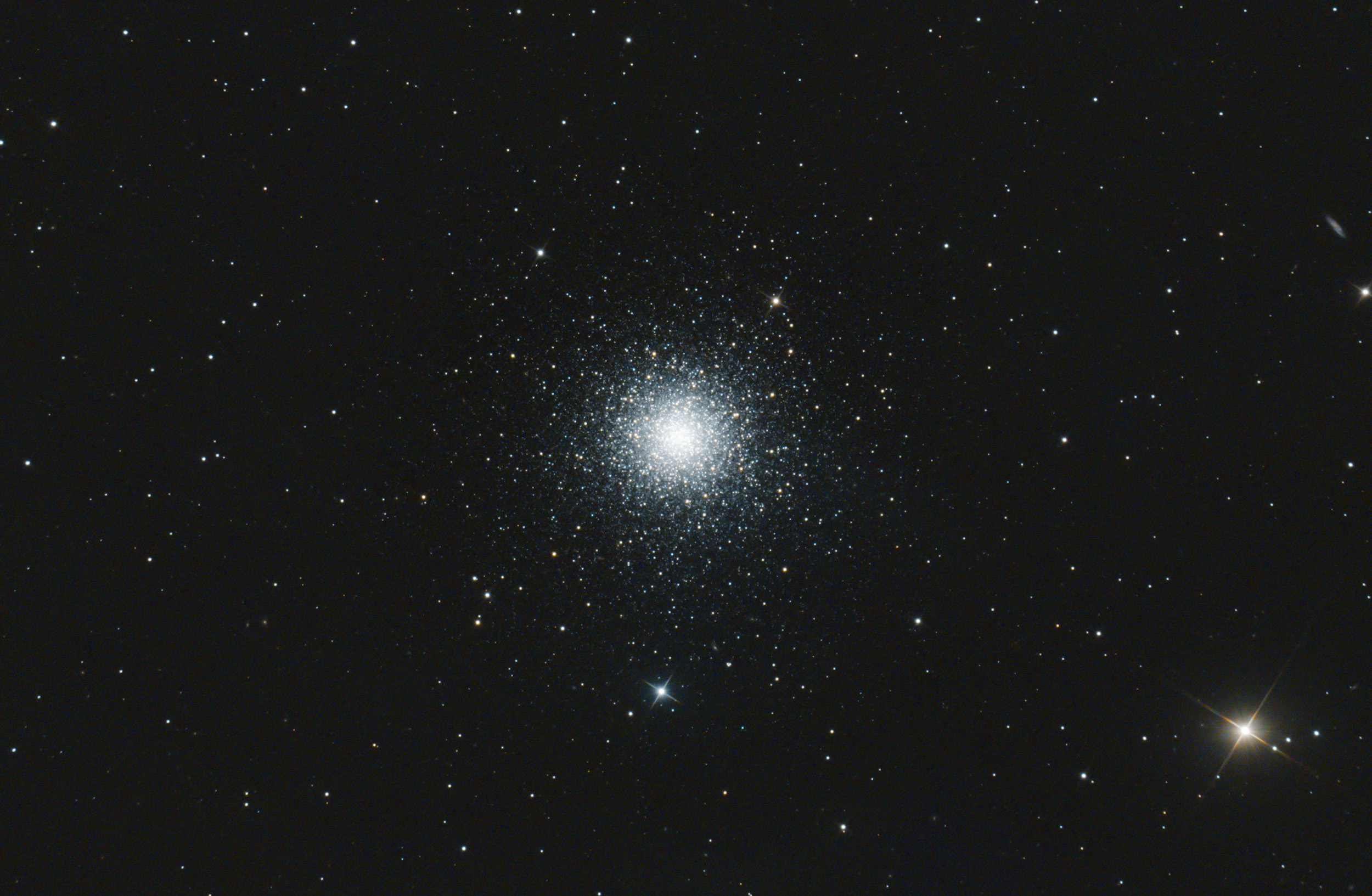 M3 Globular Cluster (Mark Phillips) First colour image after waiting for 8 months for my QHY camera back from China. 2023-04-26 250mm f4.8 Newtonian, MPCC QHY168C @-10°C UK/IR cut 20x180s subs Captured in NINA Processed in APP, Photoshop